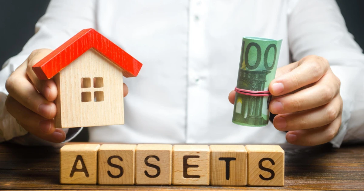 Comparison: Property Investment in Lucknow vs Investment in Liquid Assets